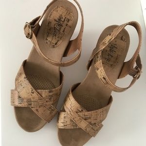 Tan Criss Cross Wedges